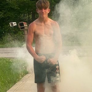 Meet your Posher, Troy